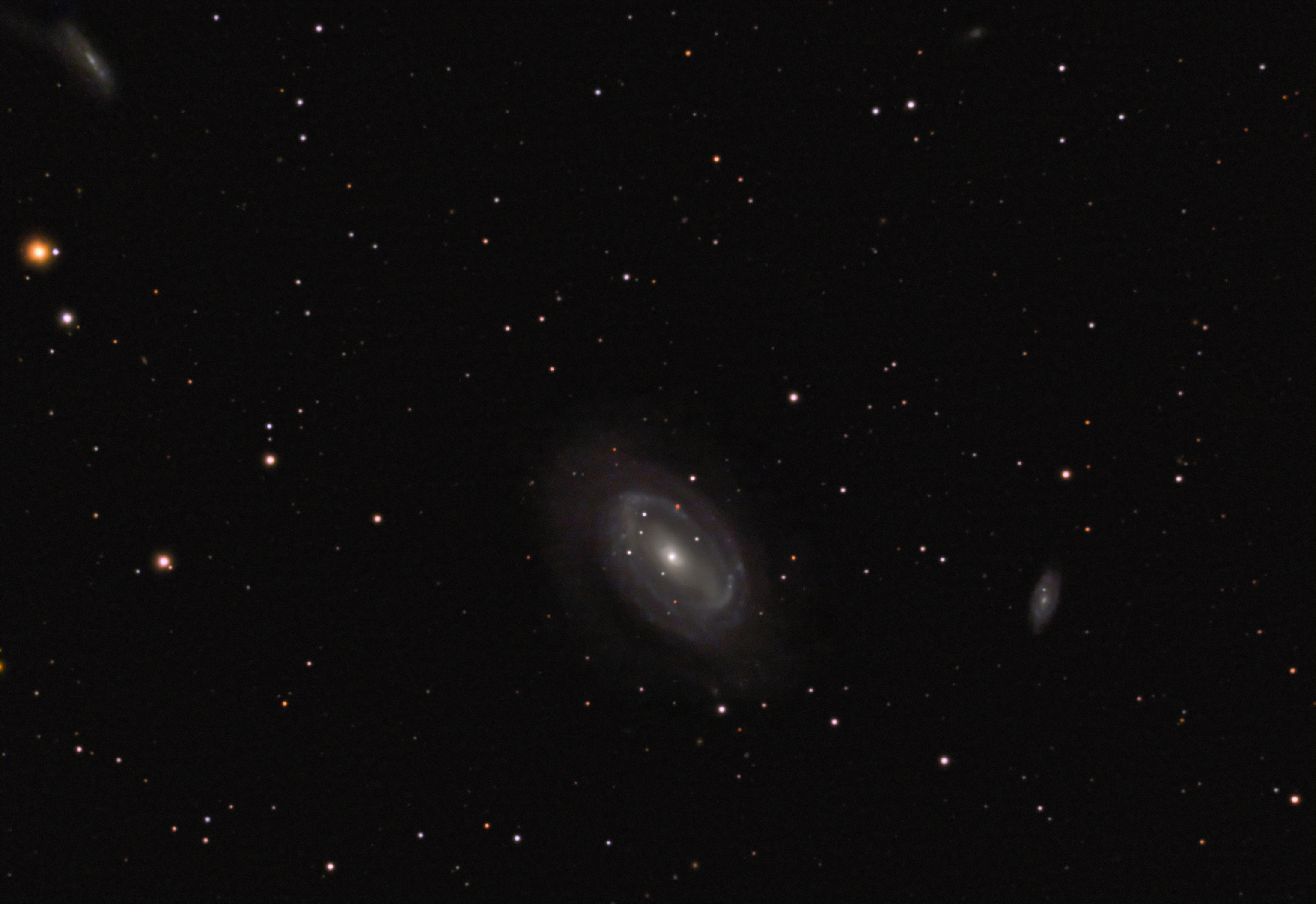 NGC4725