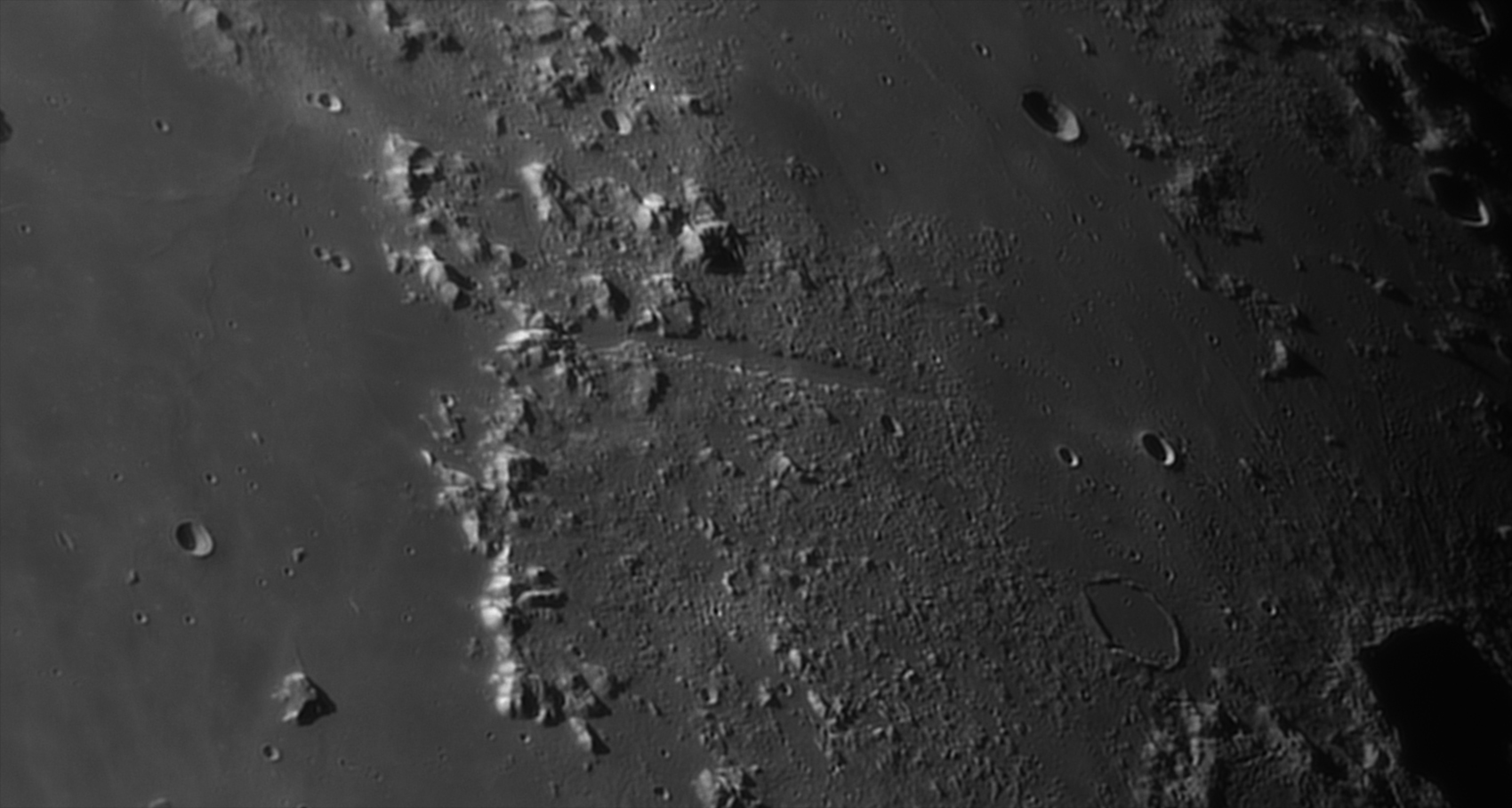 2026-08-04-0114_9-U-L-Moon_lapl3_ap2418.jpg