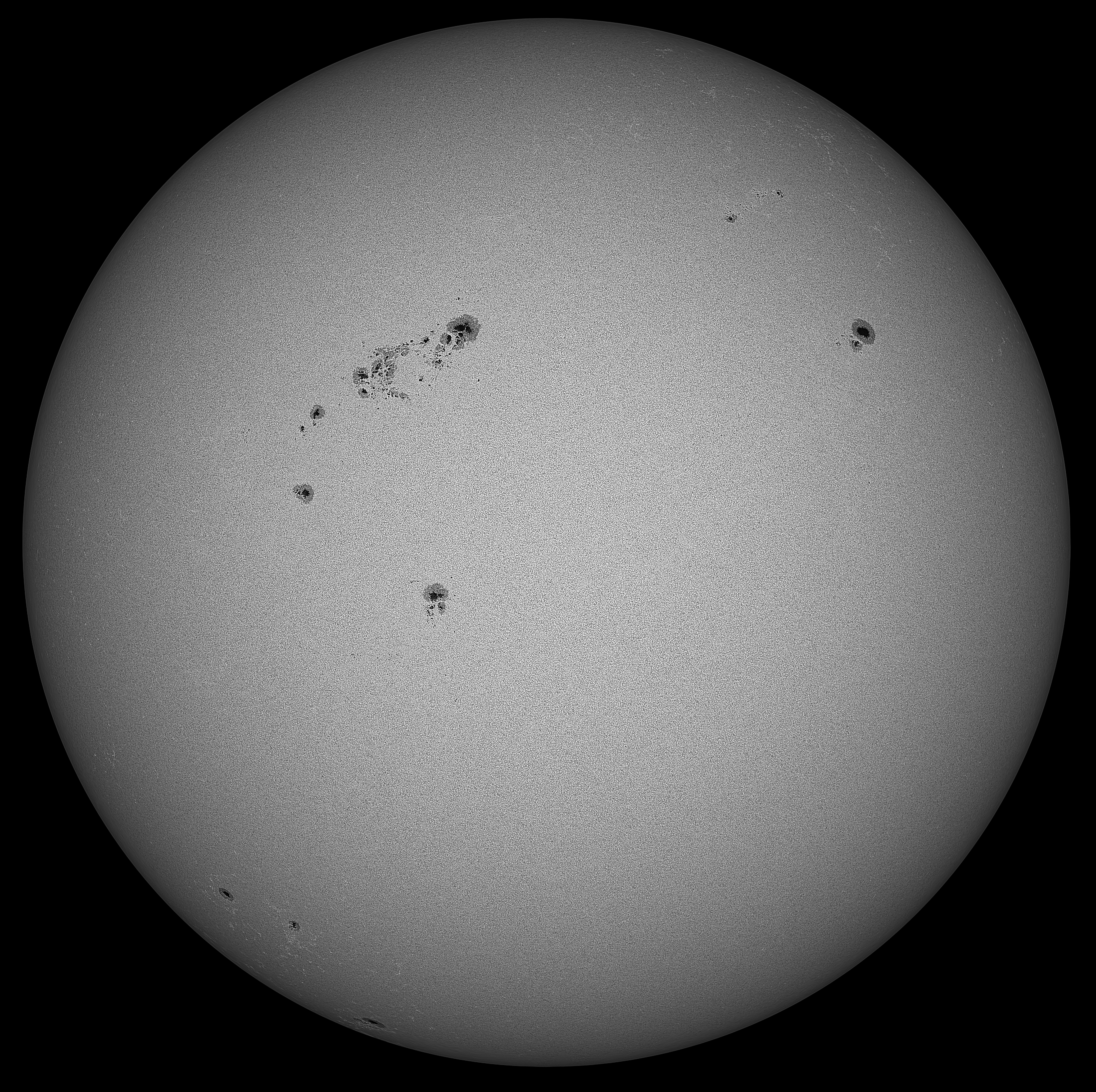2025-08-30-0849_4-U-L-Sun_lapl5_ap4811_Resample20_bw.jpg