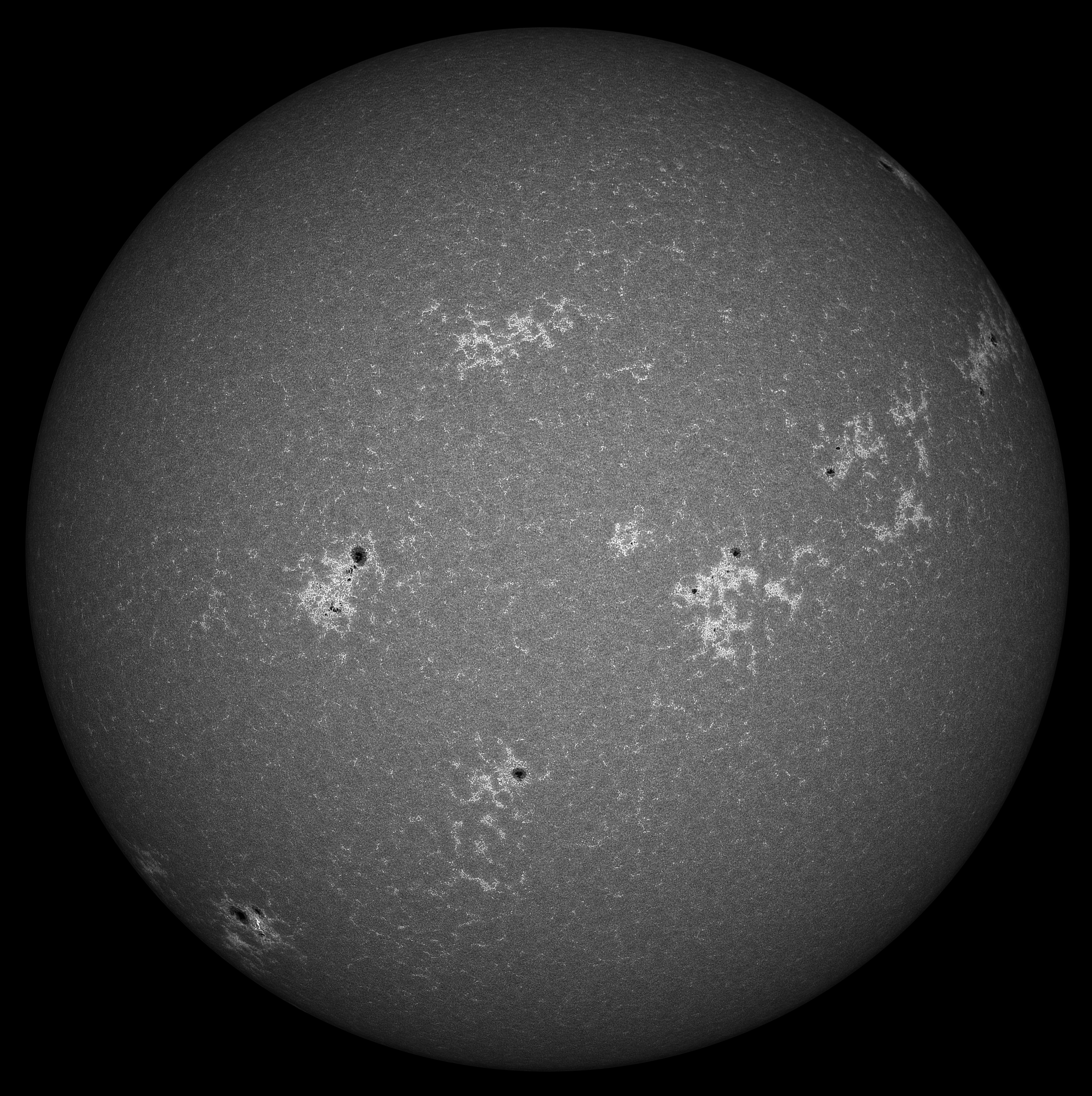 2026-06-09-0811_8-U-UV-Sun_lapl2_ap6960_Resample20_bw.jpg