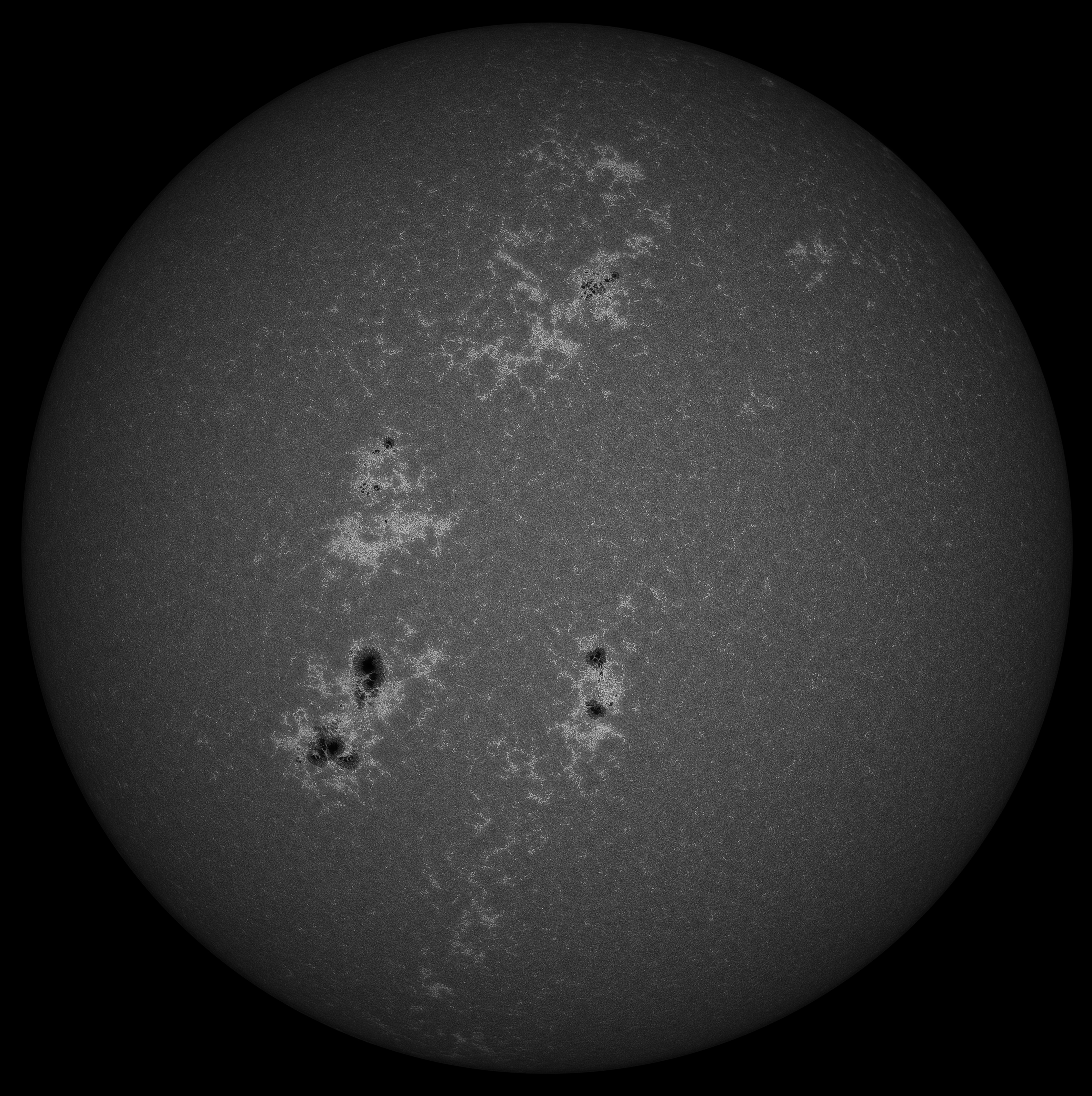 2026-06-28-1116_6-U-UV-Sun_lapl3_ap6676_Resample20_bw.jpg