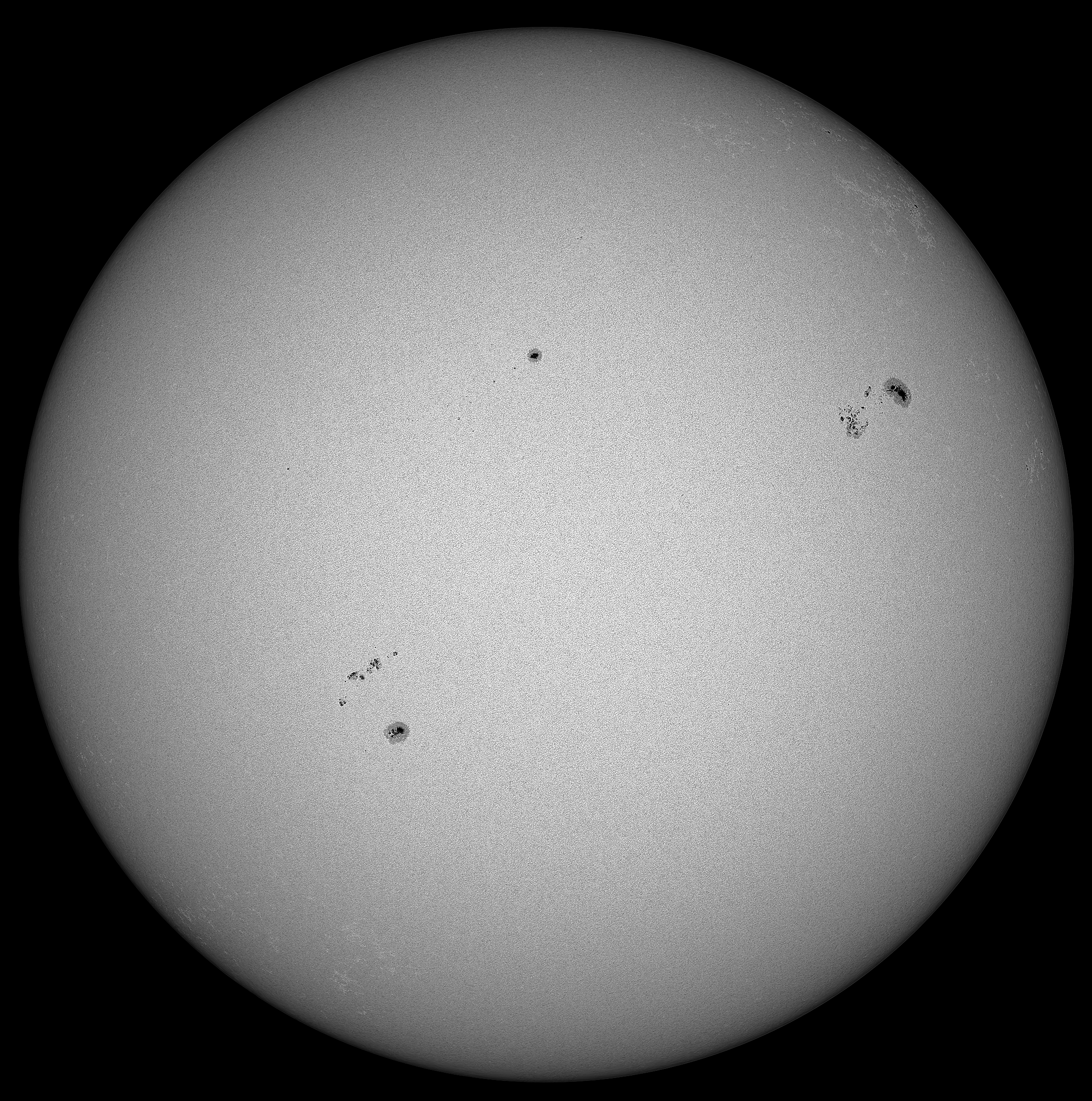 _2025-08-03-1046_2-U-L-Sun_lapl5_ap4807_Resample20_bw